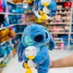 PELUCHE STITCH C/ PATO 30CM